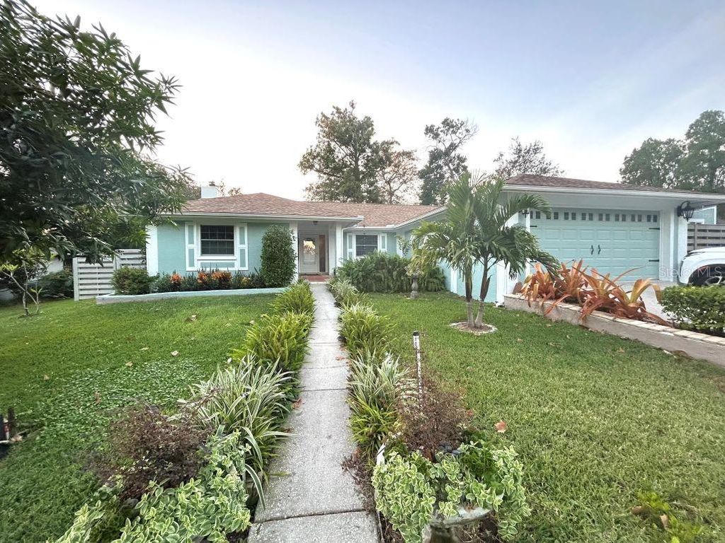 Photo of 1031 Anclote Drive, Tarpon Springs, FL 34689 (MLS # TB8439506)