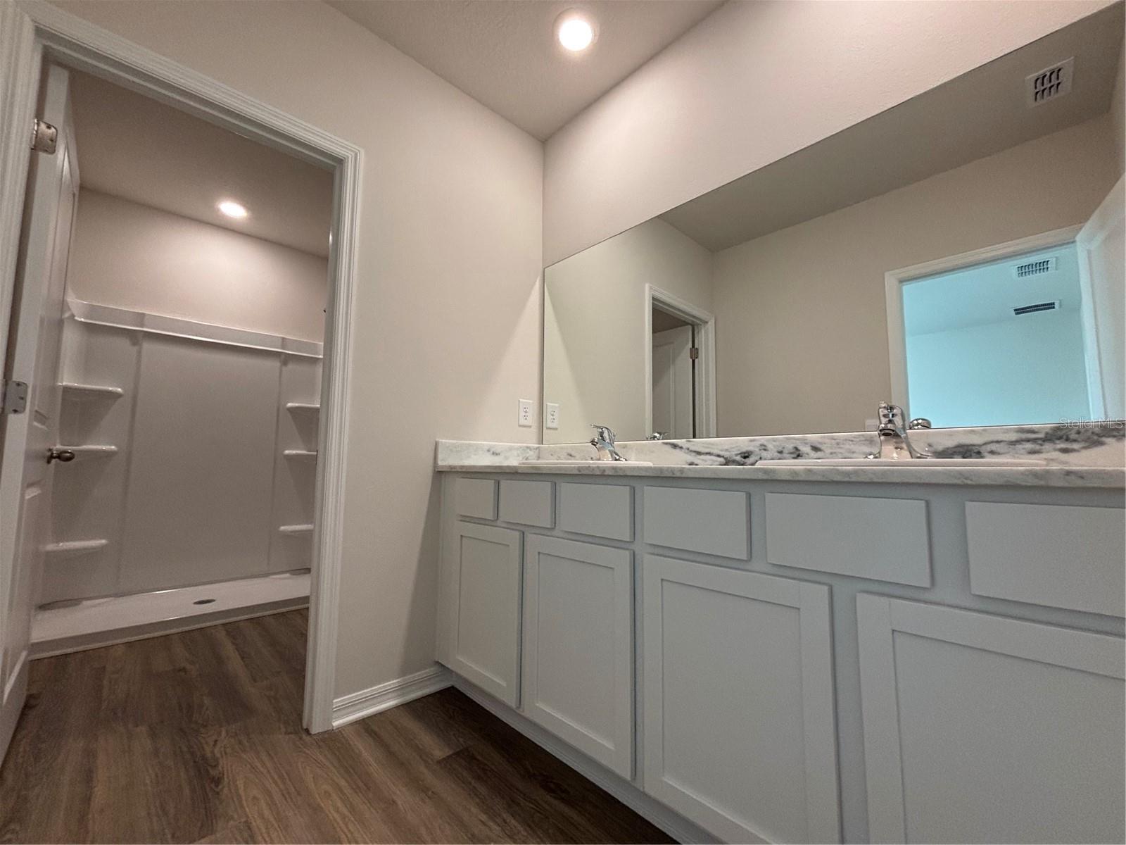 AZALEA SHORES - Residential Lease