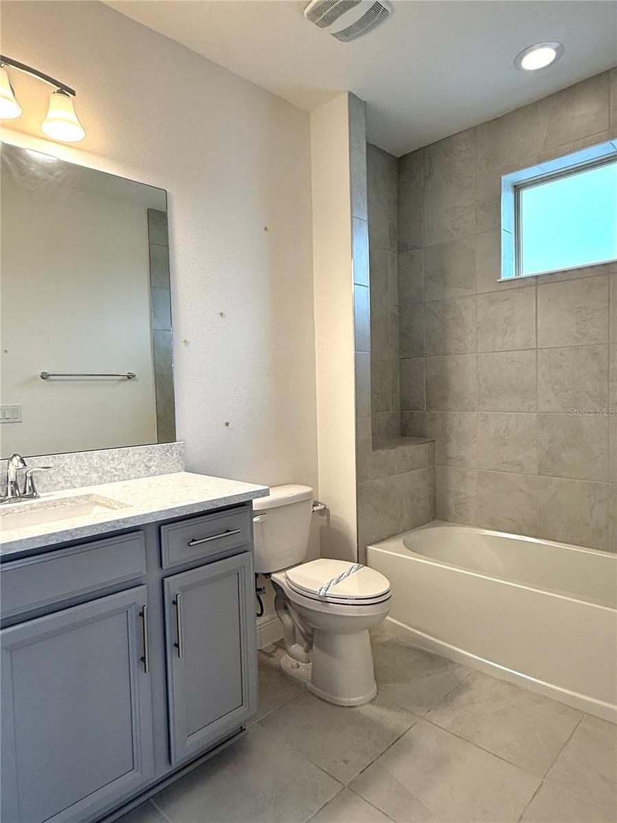 TWIN LAKES PH 8 - Residential Lease