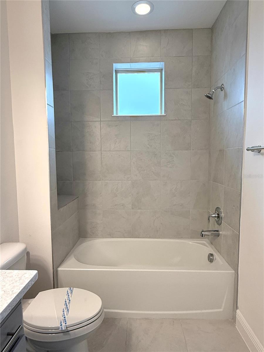 TWIN LAKES PH 8 - Residential Lease