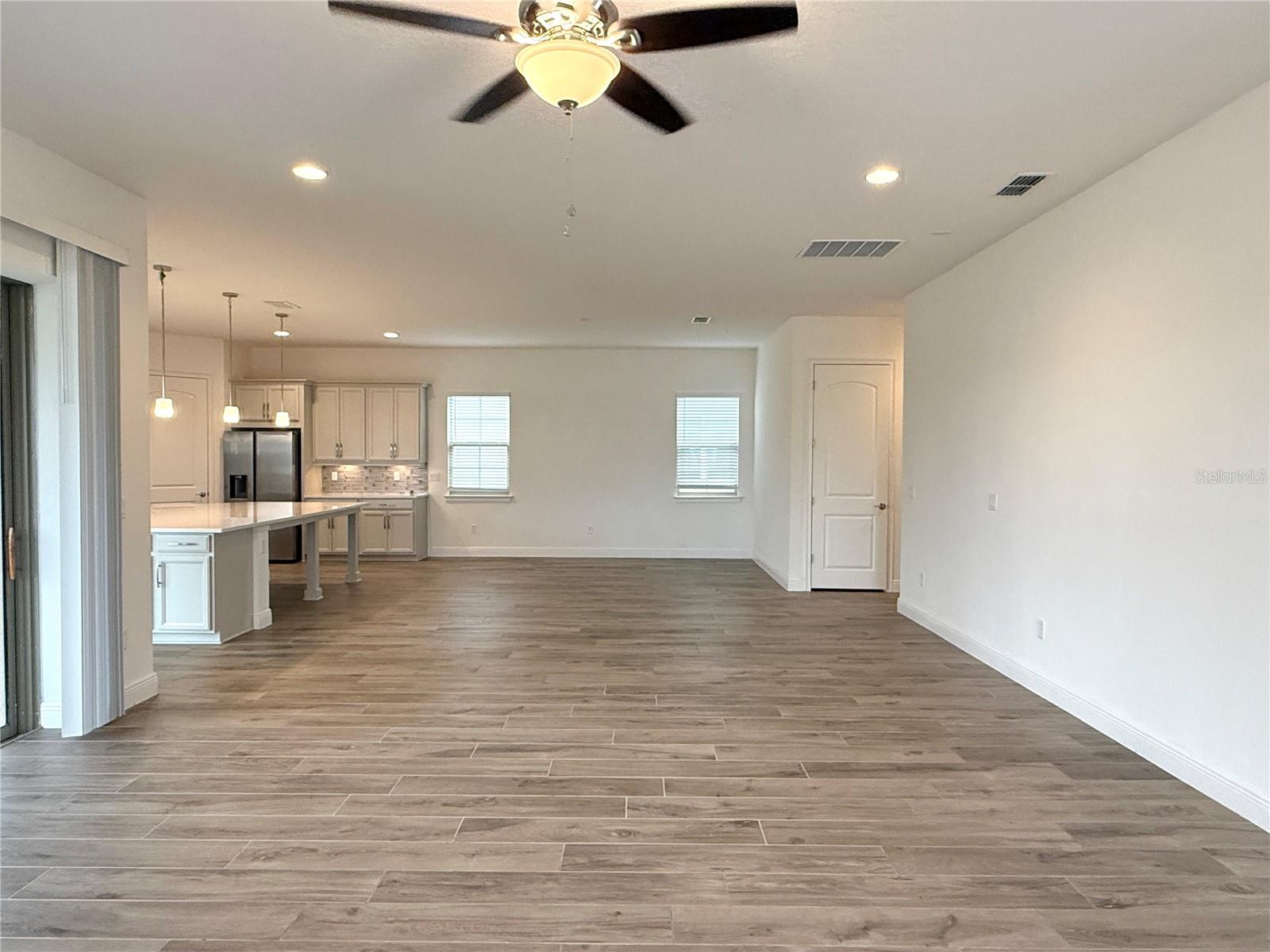 TWIN LAKES PH 8 - Residential Lease