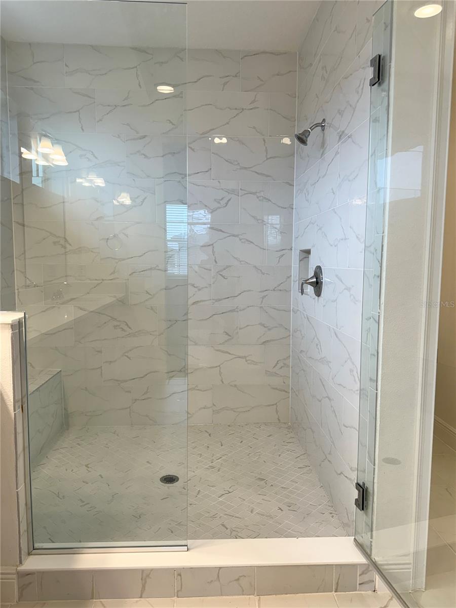 TWIN LAKES PH 8 - Residential Lease