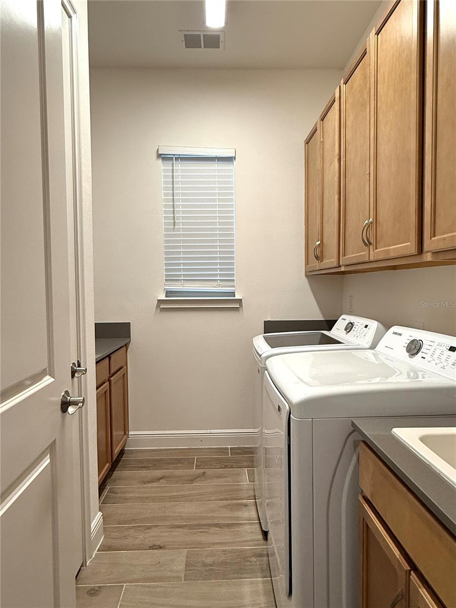 TWIN LAKES PH 8 - Residential Lease