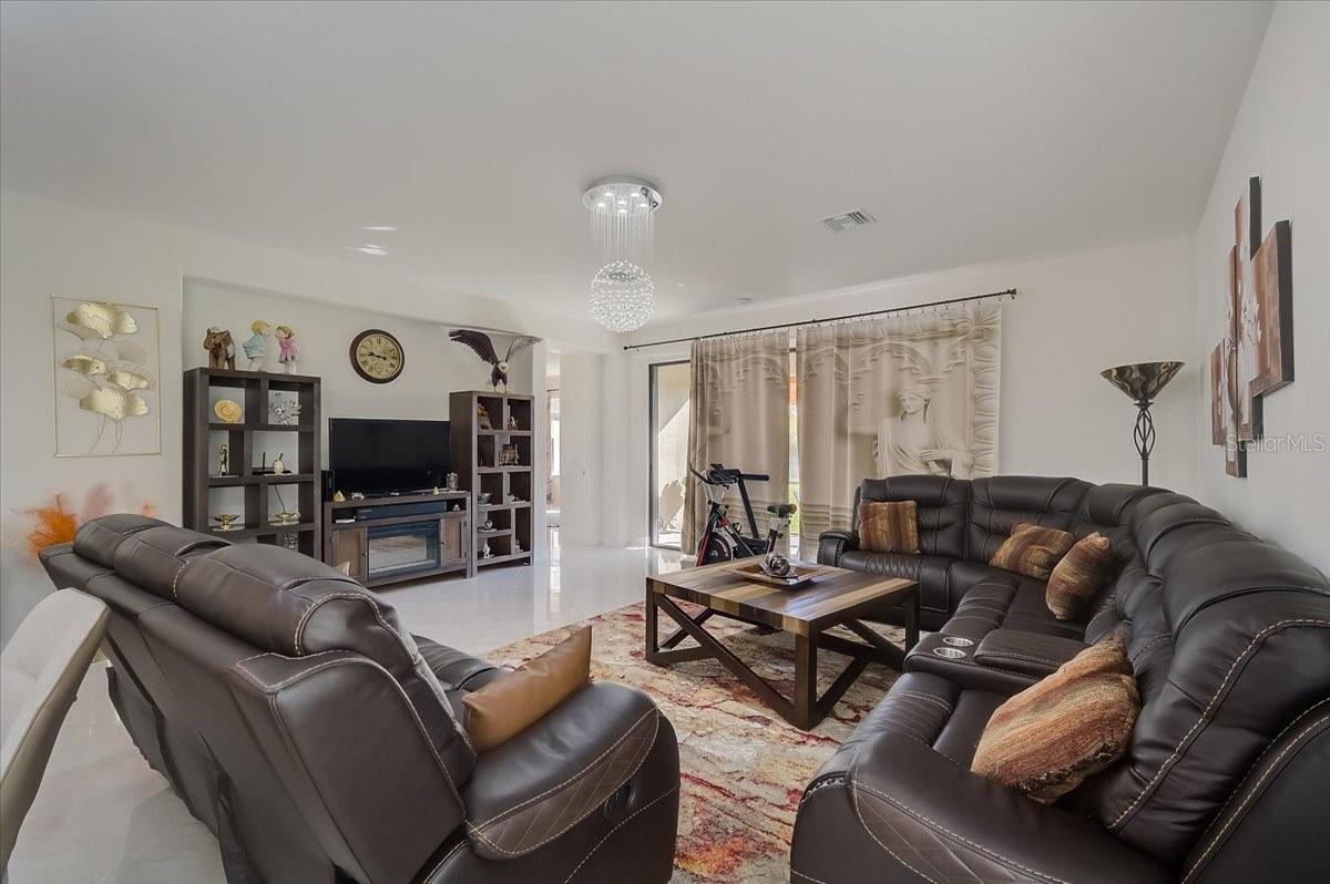 GRANDVIEW AT THE HEIGHTS - Residential