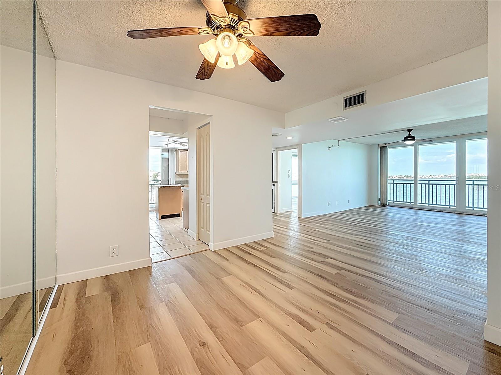 KEY CAPRI CONDO - Residential