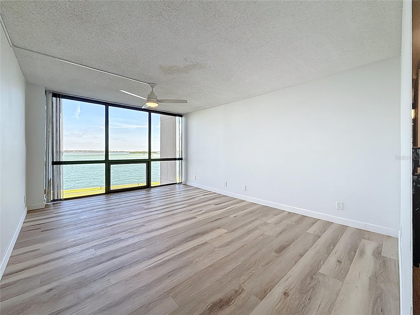 KEY CAPRI CONDO - Residential