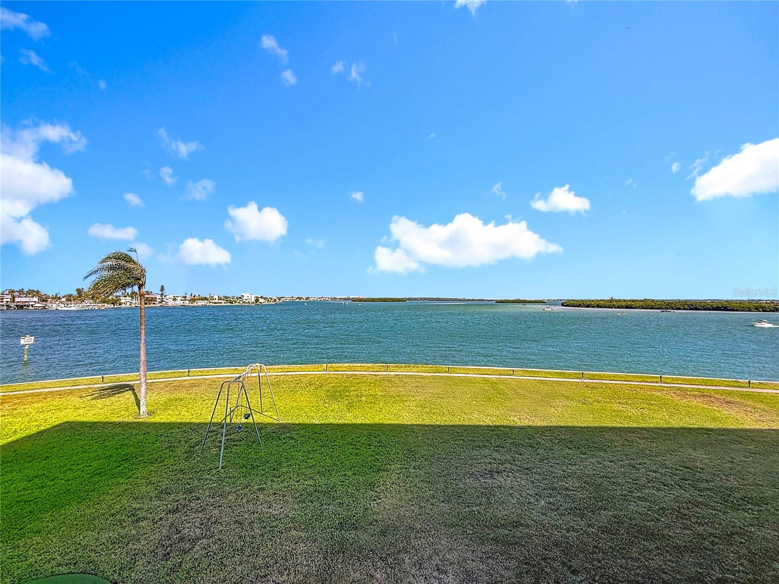 KEY CAPRI CONDO - Residential