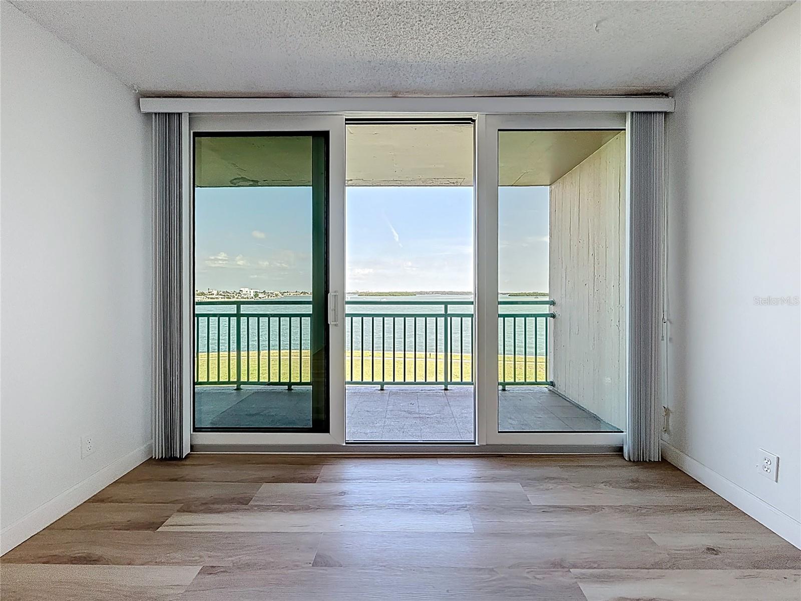 KEY CAPRI CONDO - Residential