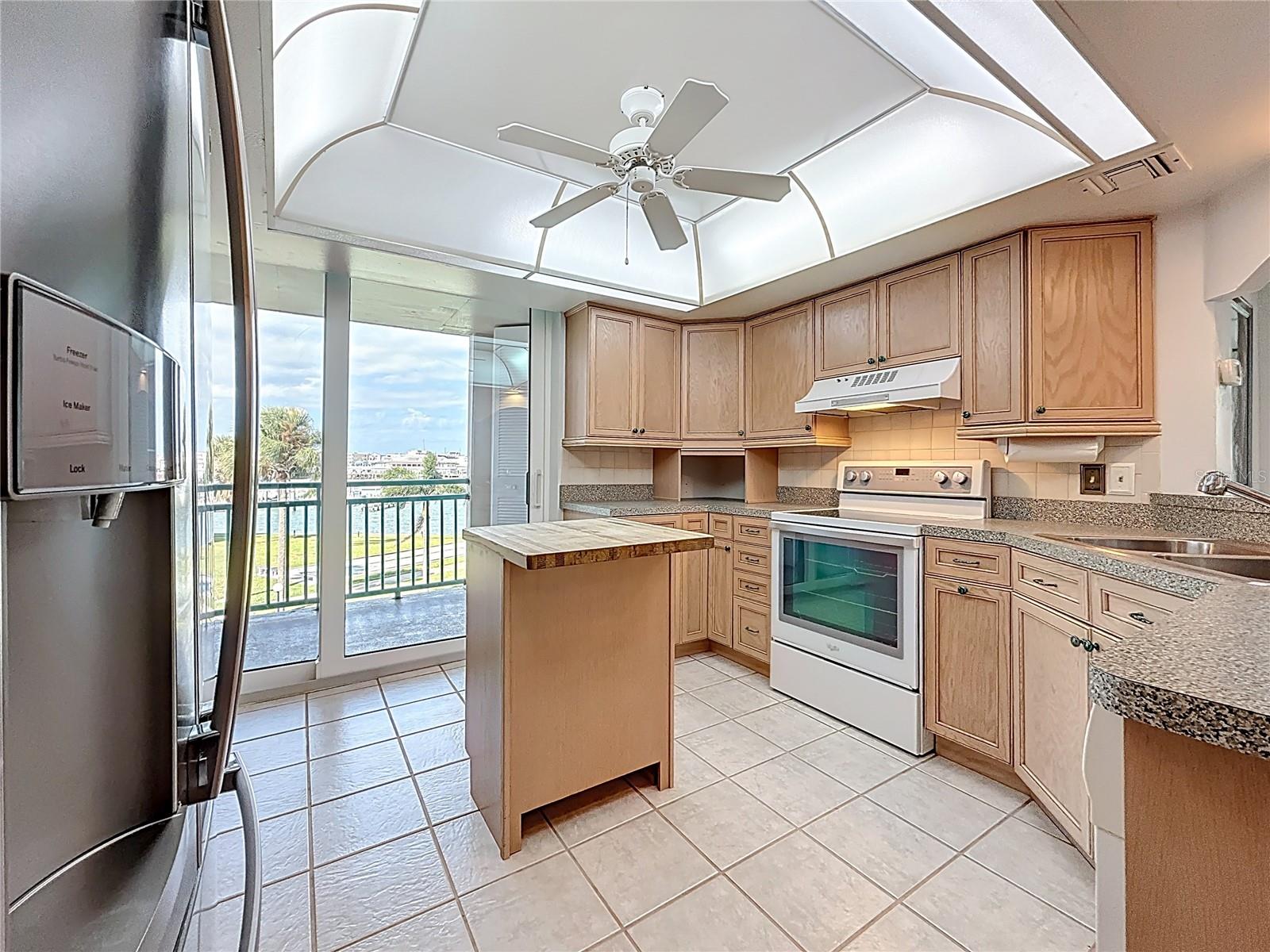 KEY CAPRI CONDO - Residential