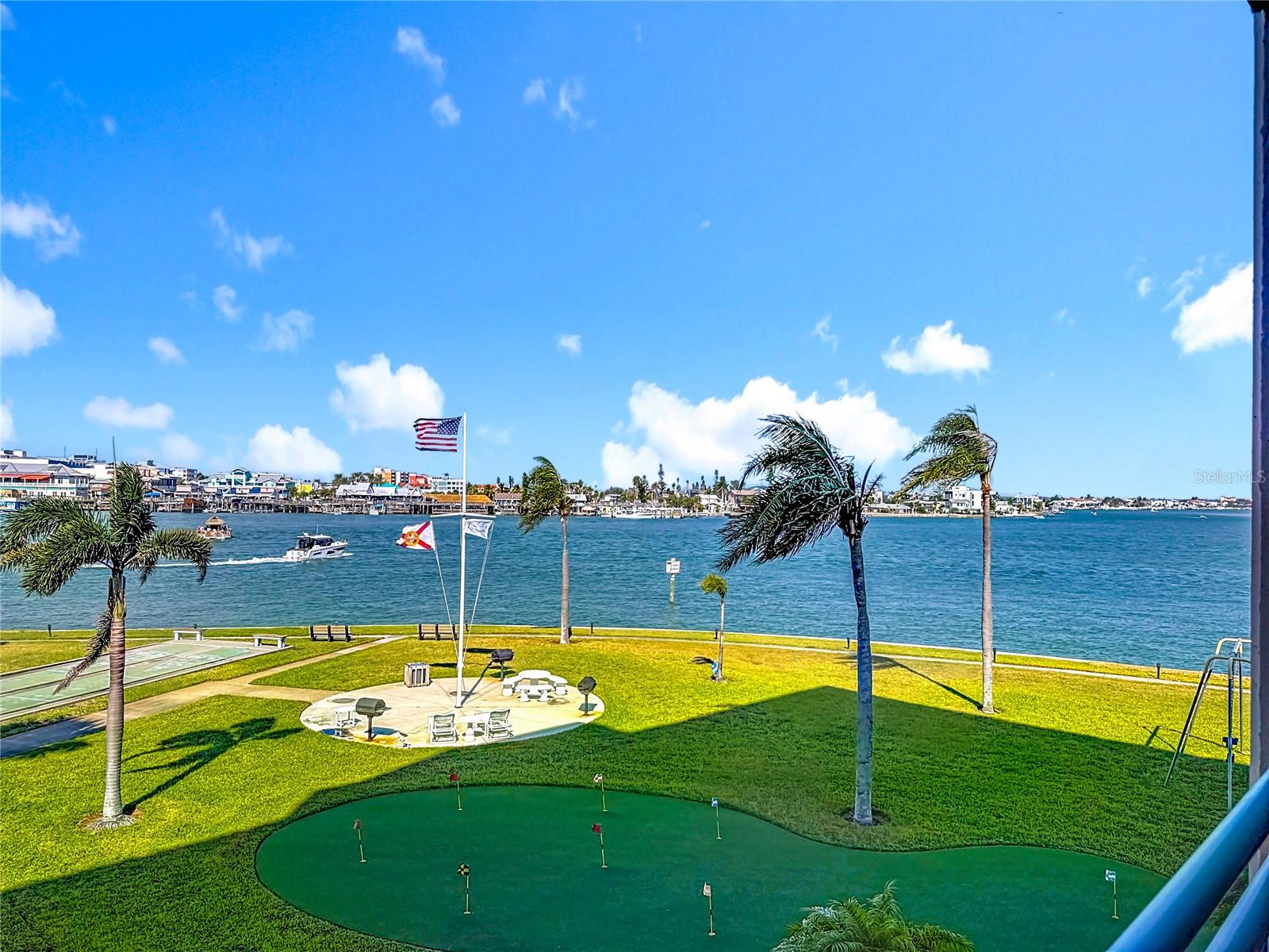 KEY CAPRI CONDO - Residential