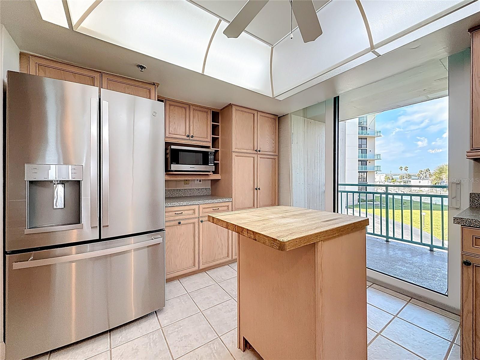 KEY CAPRI CONDO - Residential