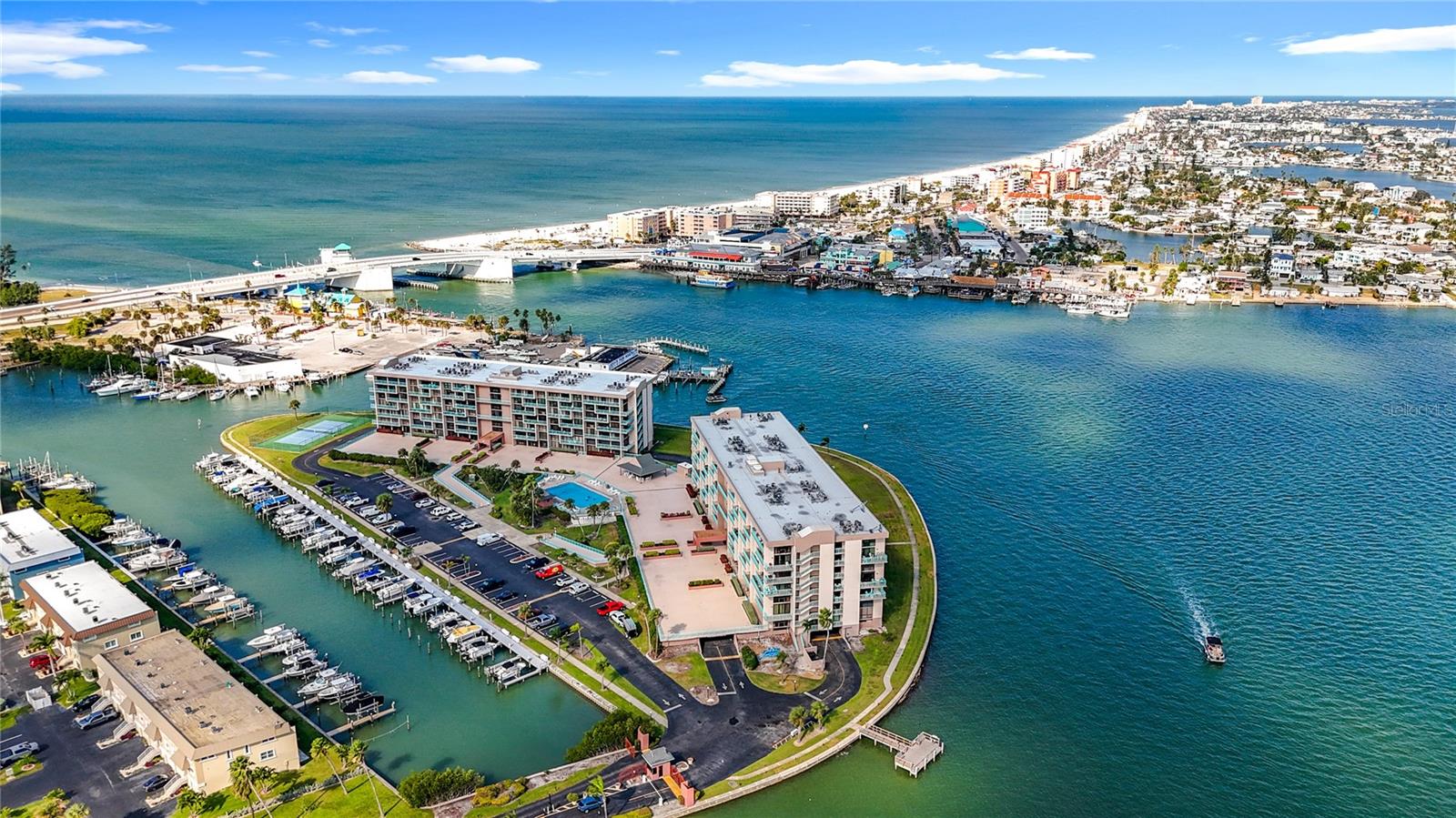 KEY CAPRI CONDO - Residential