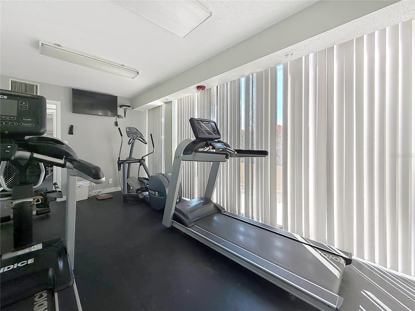 KEY CAPRI CONDO - Residential