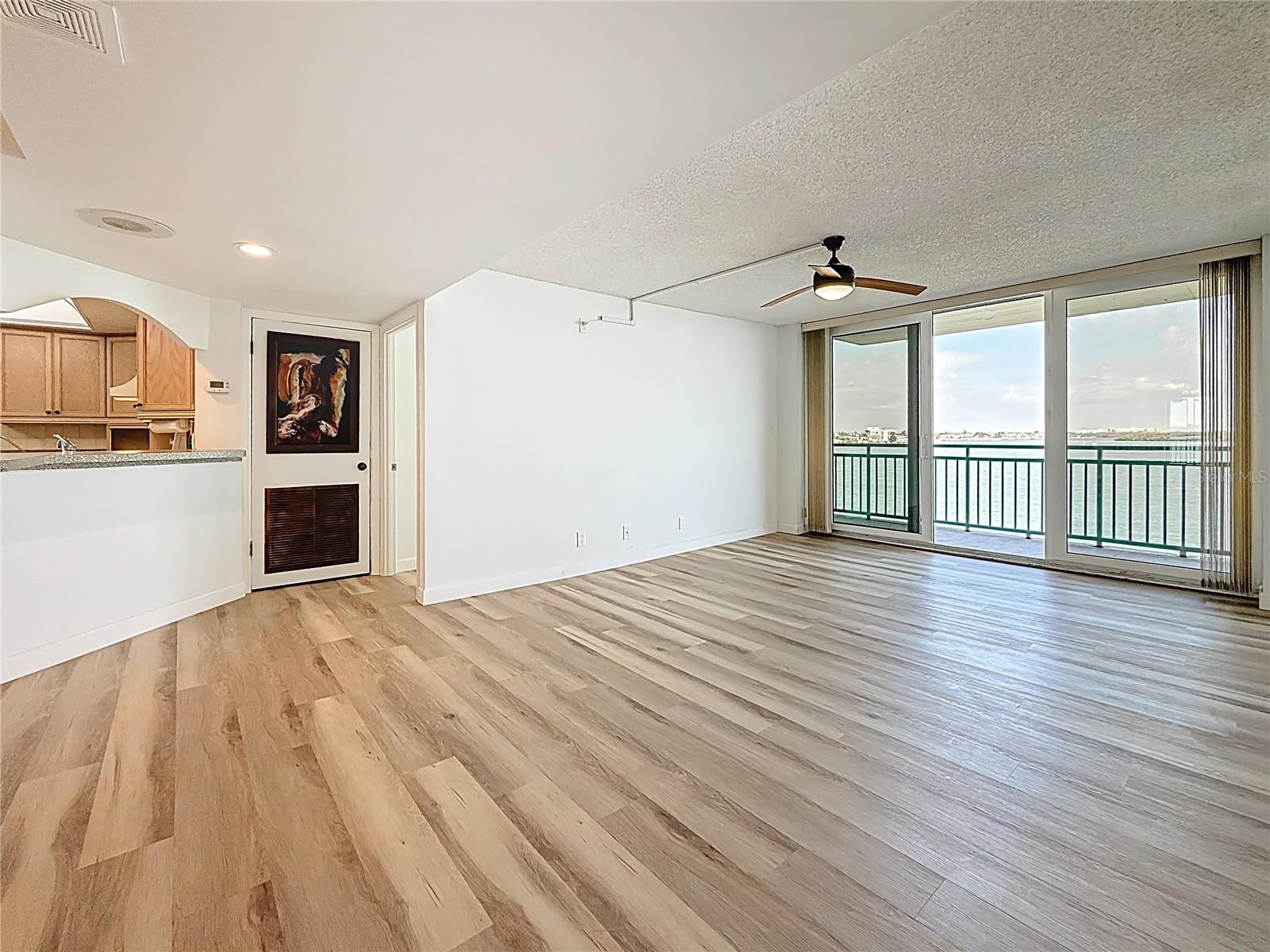 KEY CAPRI CONDO - Residential