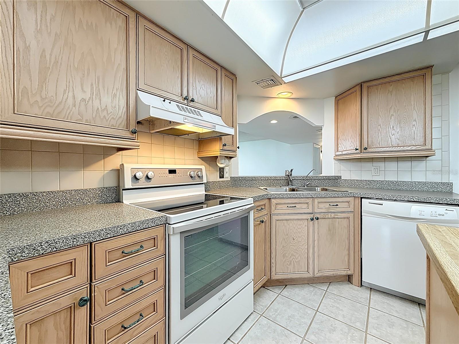 KEY CAPRI CONDO - Residential