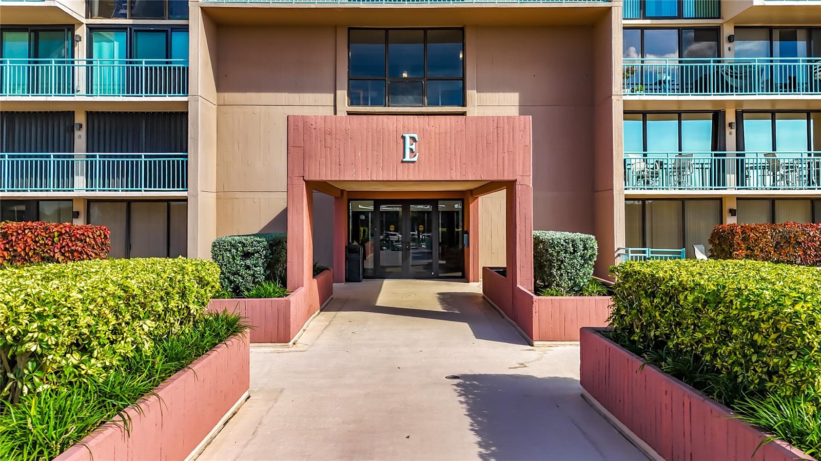 KEY CAPRI CONDO - Residential