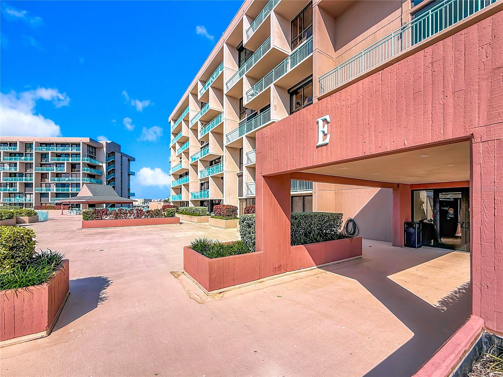 KEY CAPRI CONDO - Residential