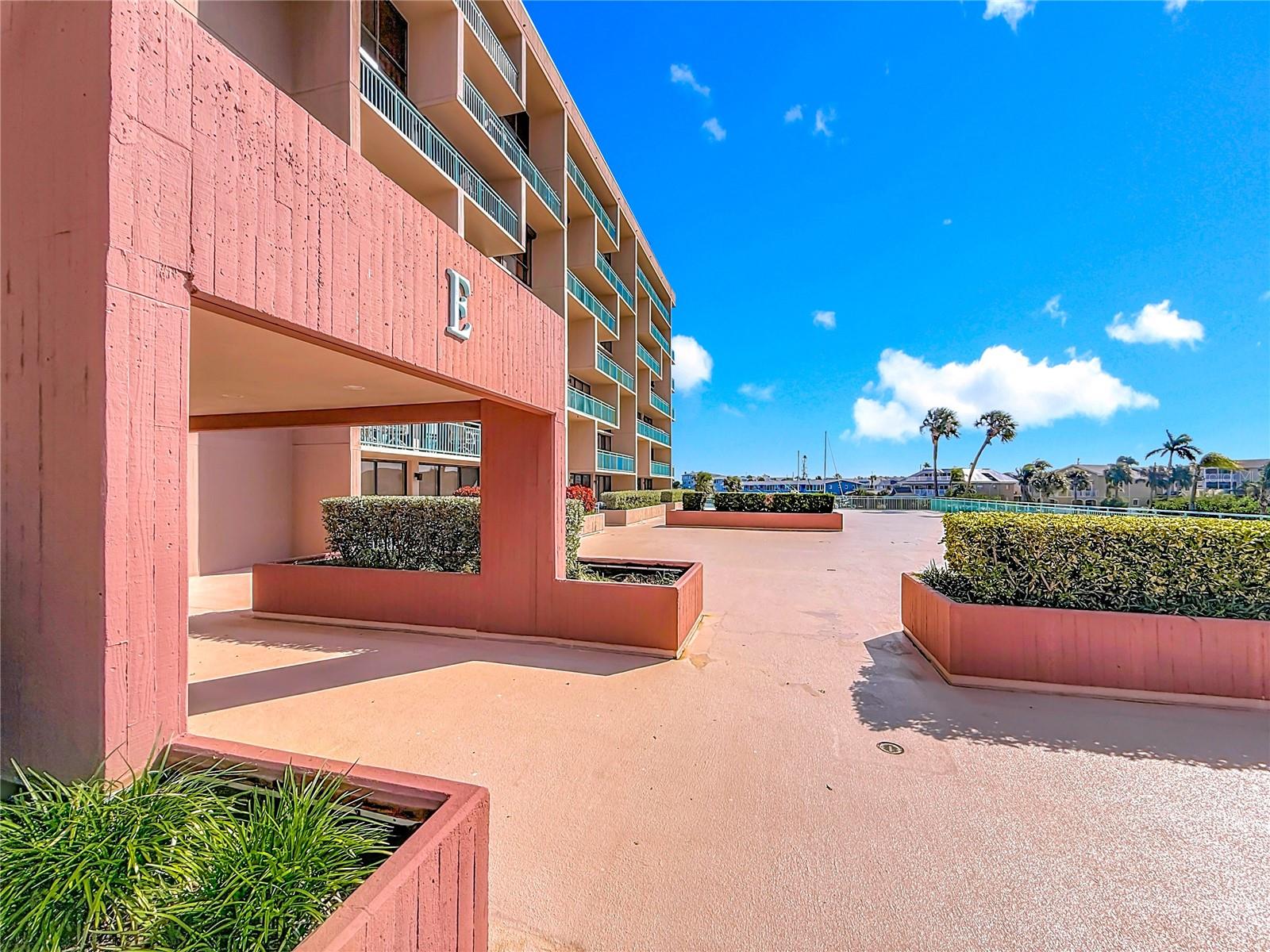 KEY CAPRI CONDO - Residential