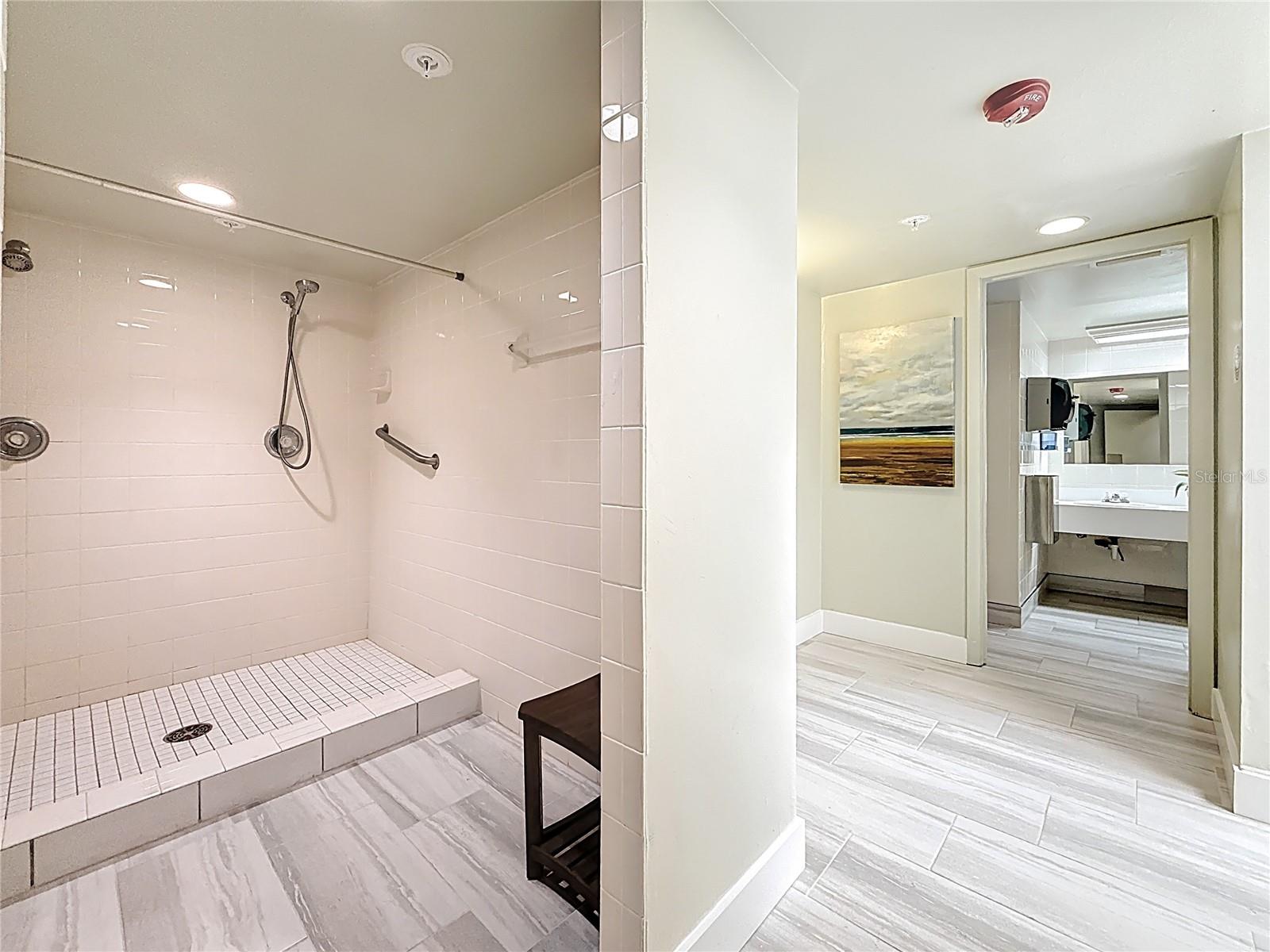 KEY CAPRI CONDO - Residential