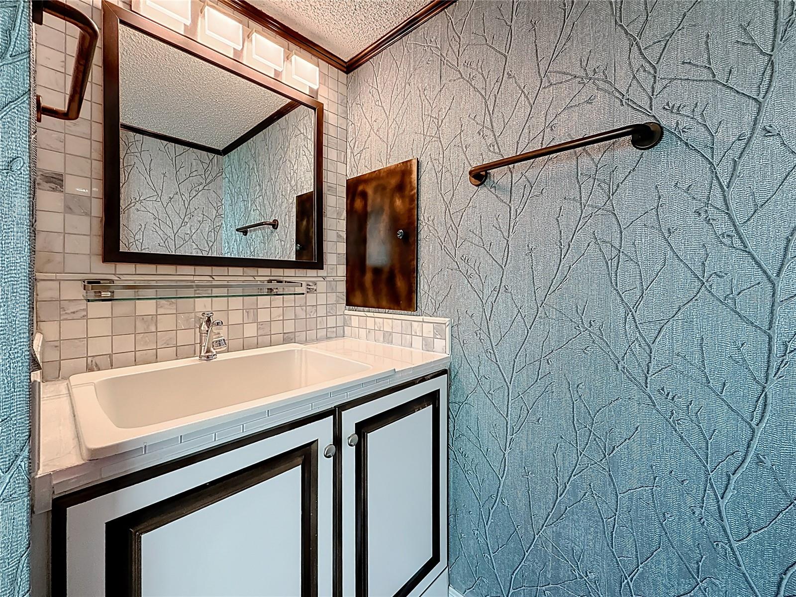 KEY CAPRI CONDO - Residential