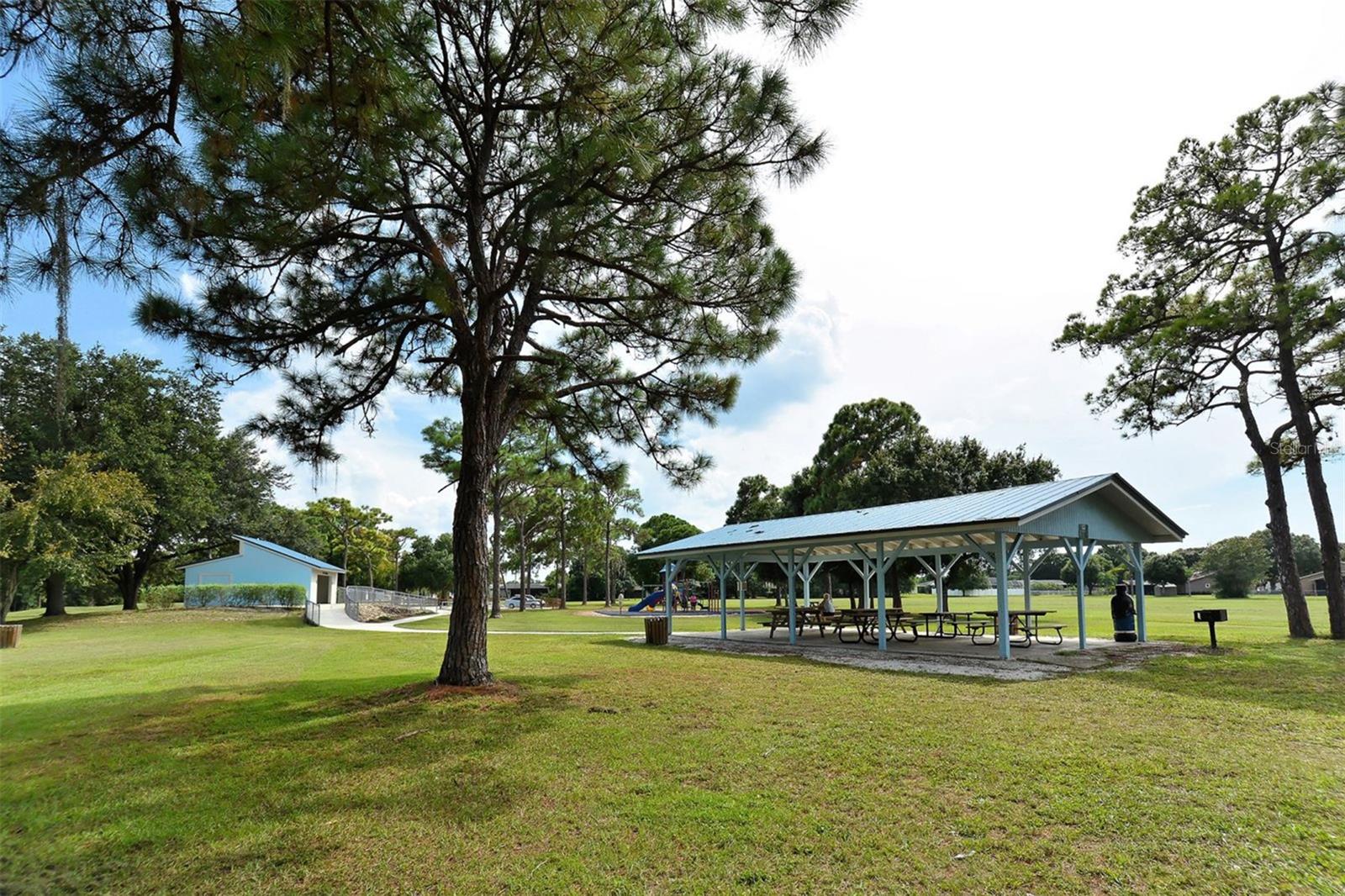 WHITFIELD COUNTRY CLUB - Residential