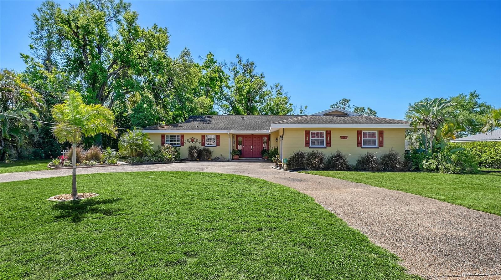 WHITFIELD COUNTRY CLUB - Residential