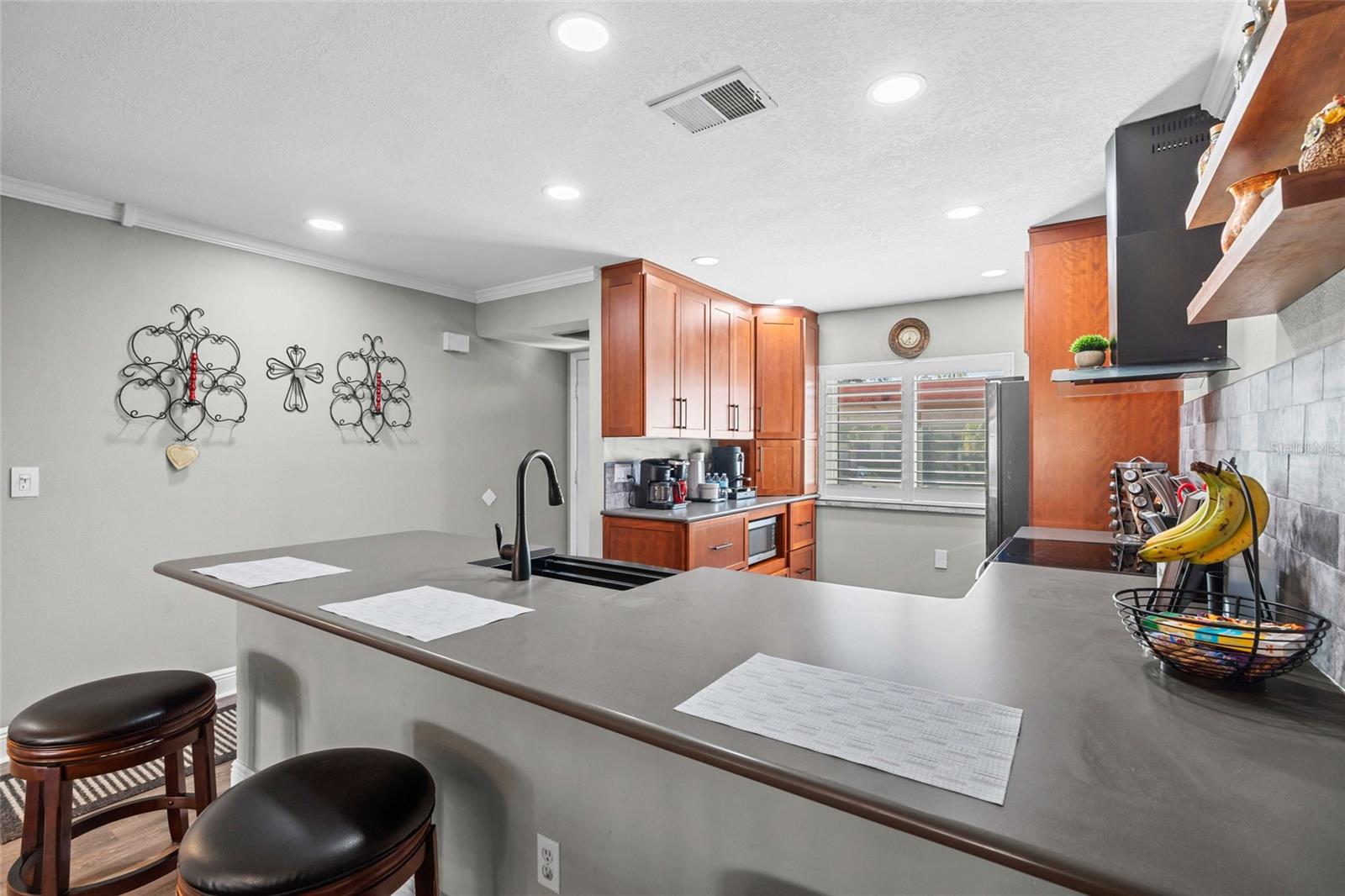 19029 US HIGHWAY 19 N 27E