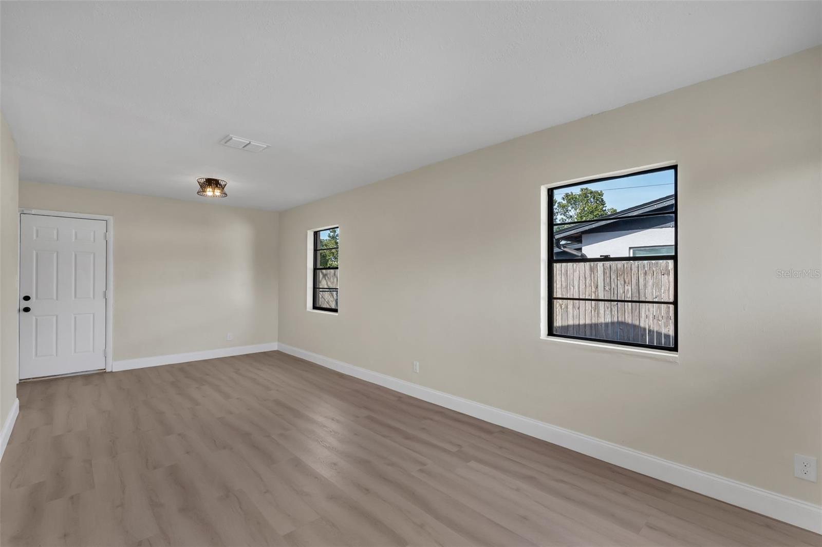 TANGELO PARK SEC 02 - Residential Lease