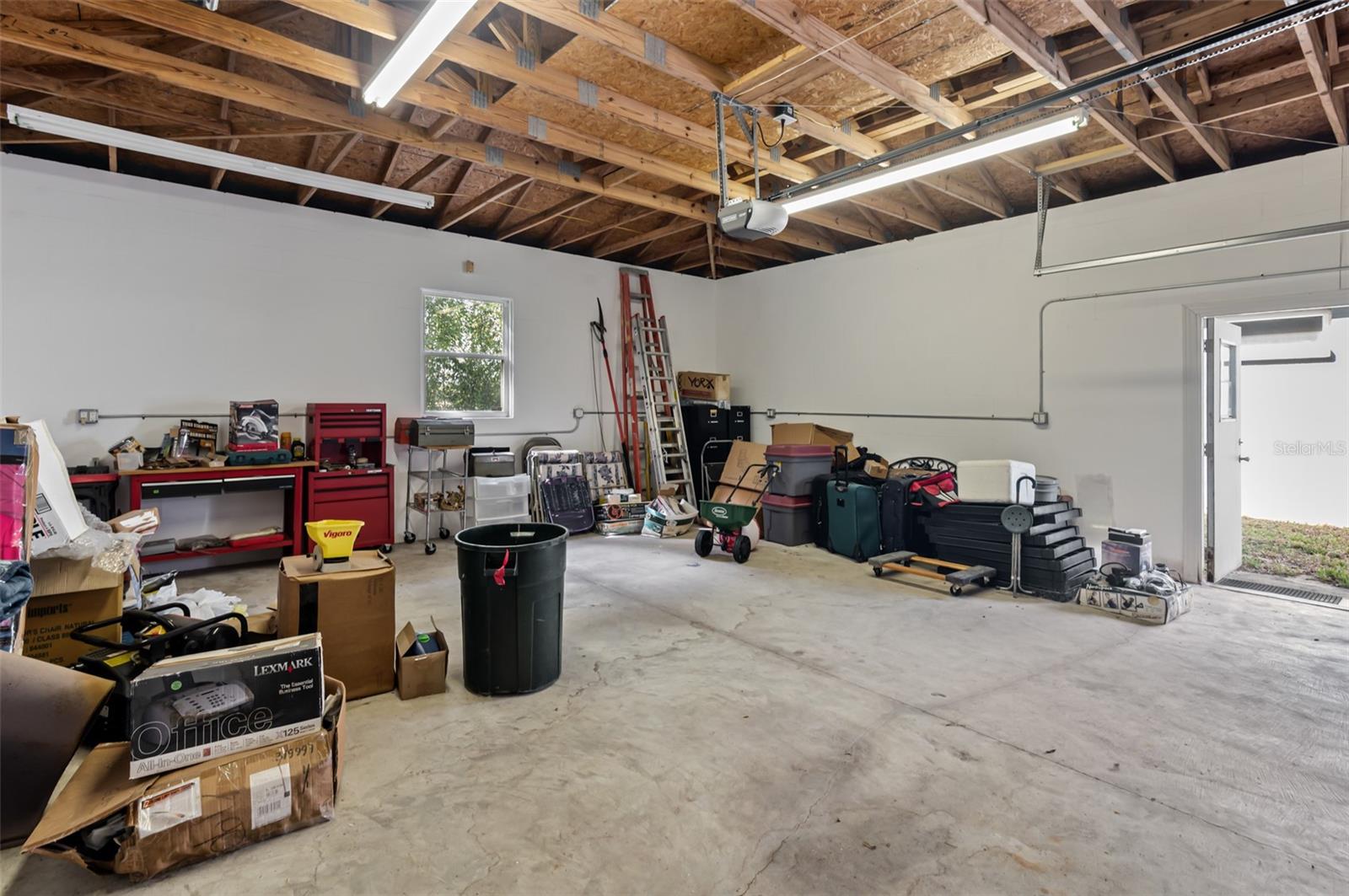 RAINBOW WOODS - Residential