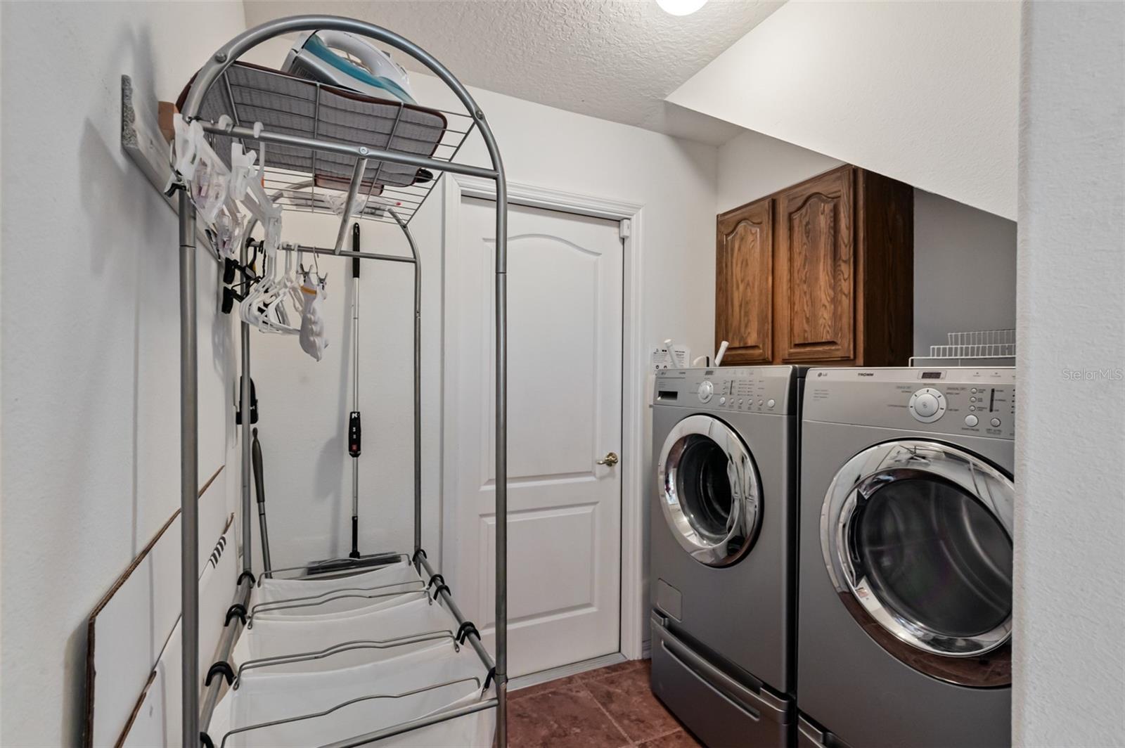 RAINBOW WOODS - Residential