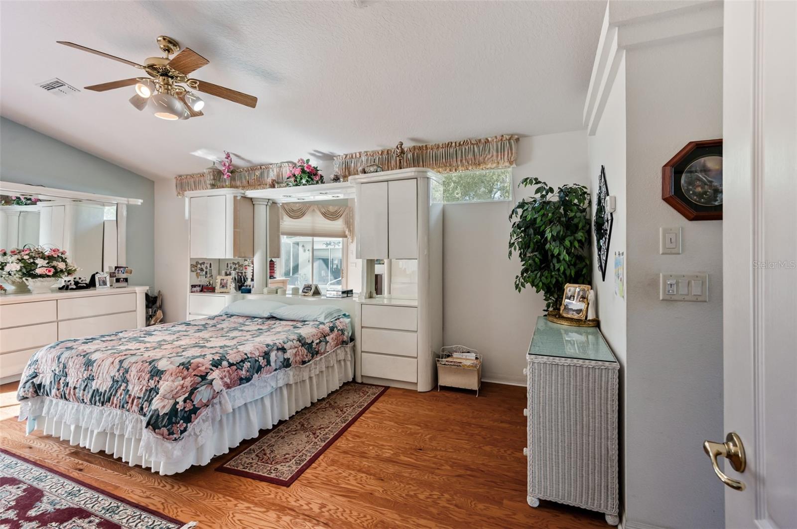 RAINBOW WOODS - Residential