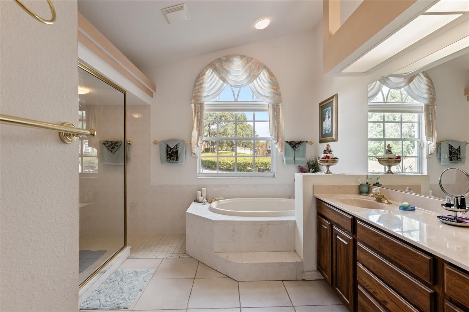 RAINBOW WOODS - Residential