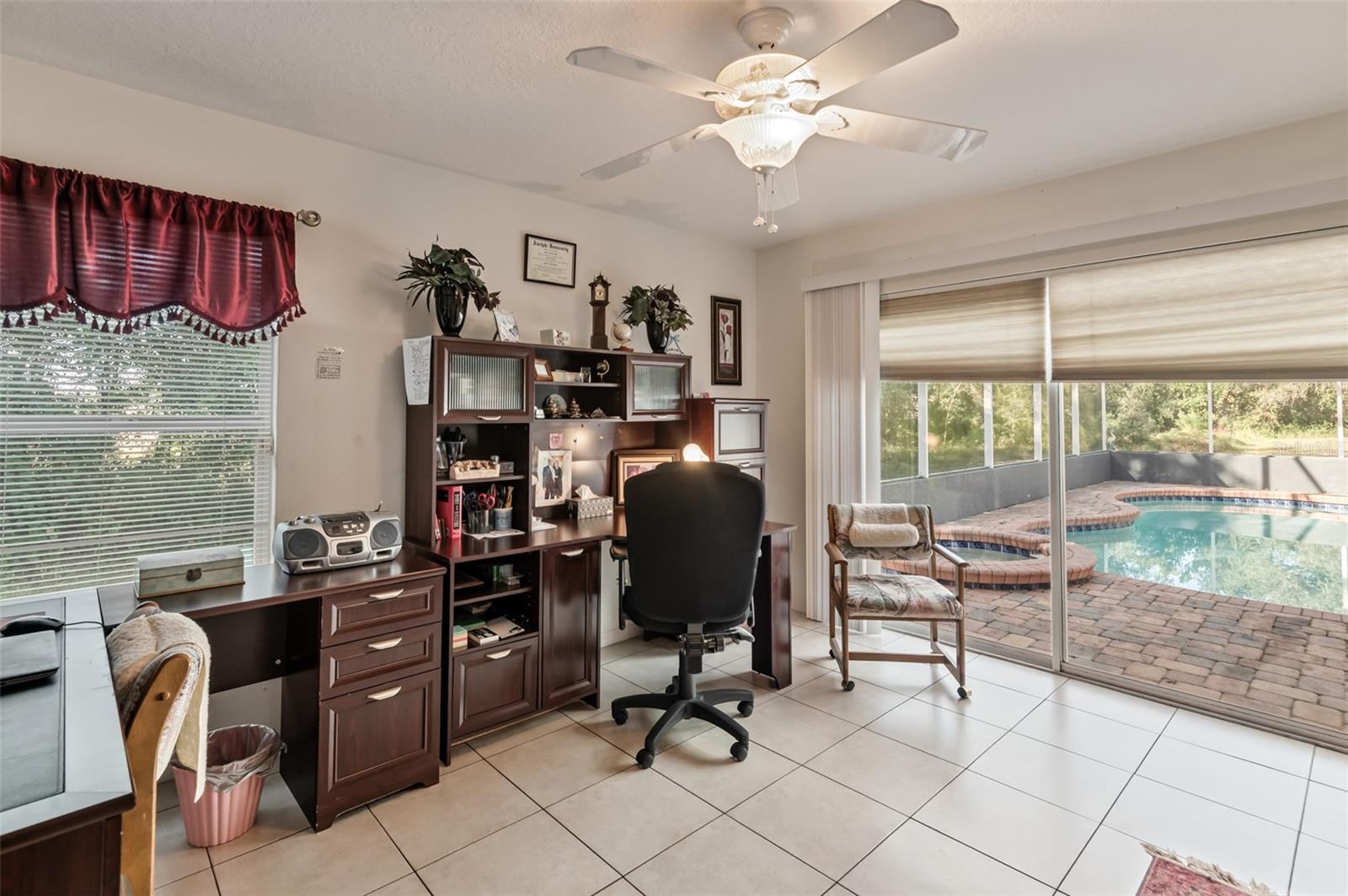 RAINBOW WOODS - Residential