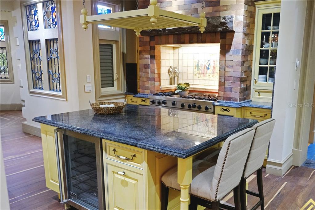 DORADO COUNTRY ESTATES - Residential