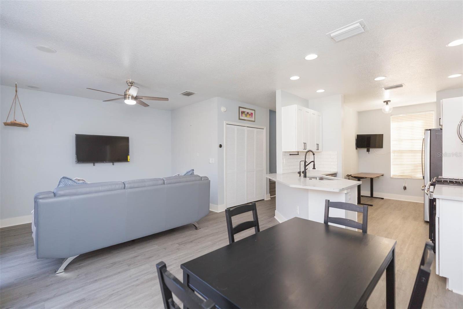 WESTCHASE SEC 325A - Residential Lease