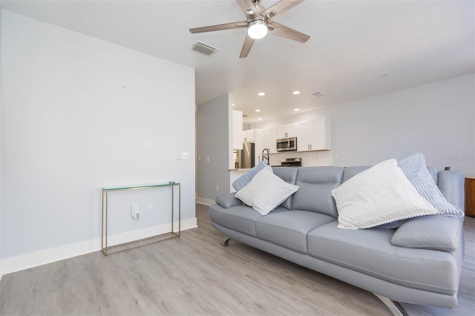 WESTCHASE SEC 325A - Residential Lease