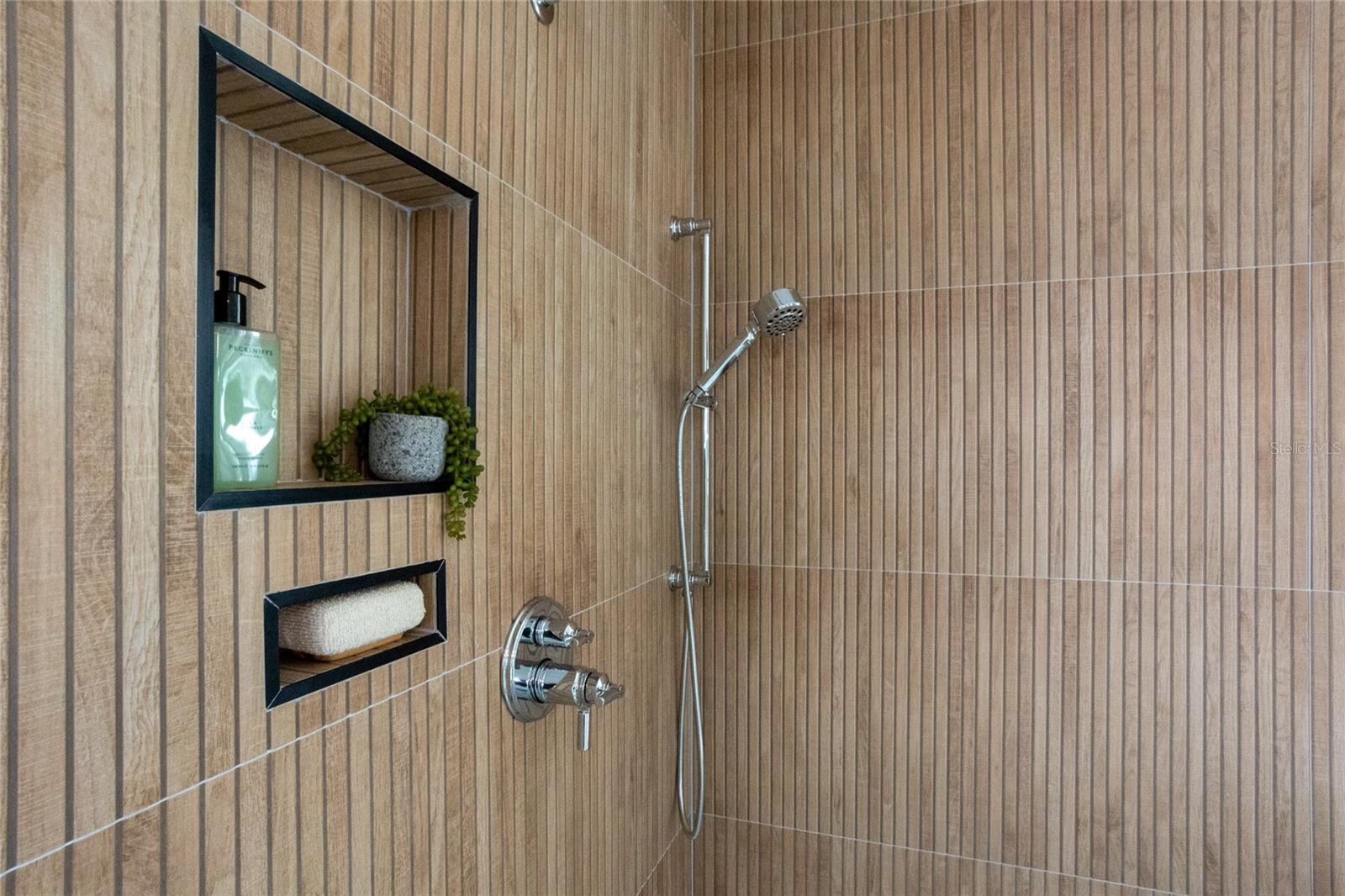 GULF SHORES 6TH ADD - Residential