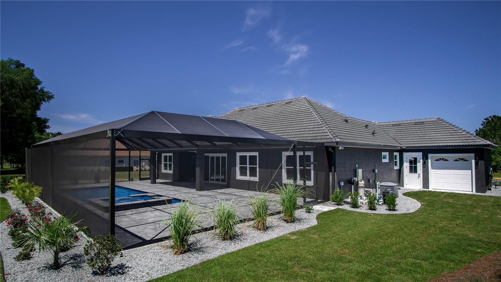 JULIETTE FALLS - Residential