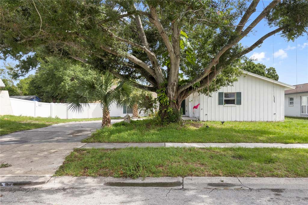 Photo of 7529 Armand Circle, Tampa, FL 33634 (MLS # TB8538599)