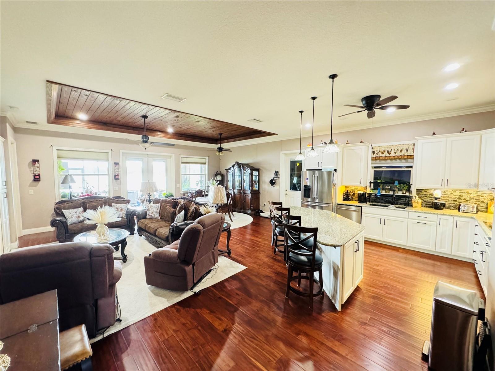656 MEANDERING WAY
