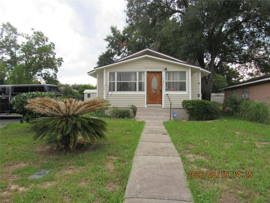 Photo of 749 E Montrose Street, Clermont, FL 34711 (MLS # G5116695)