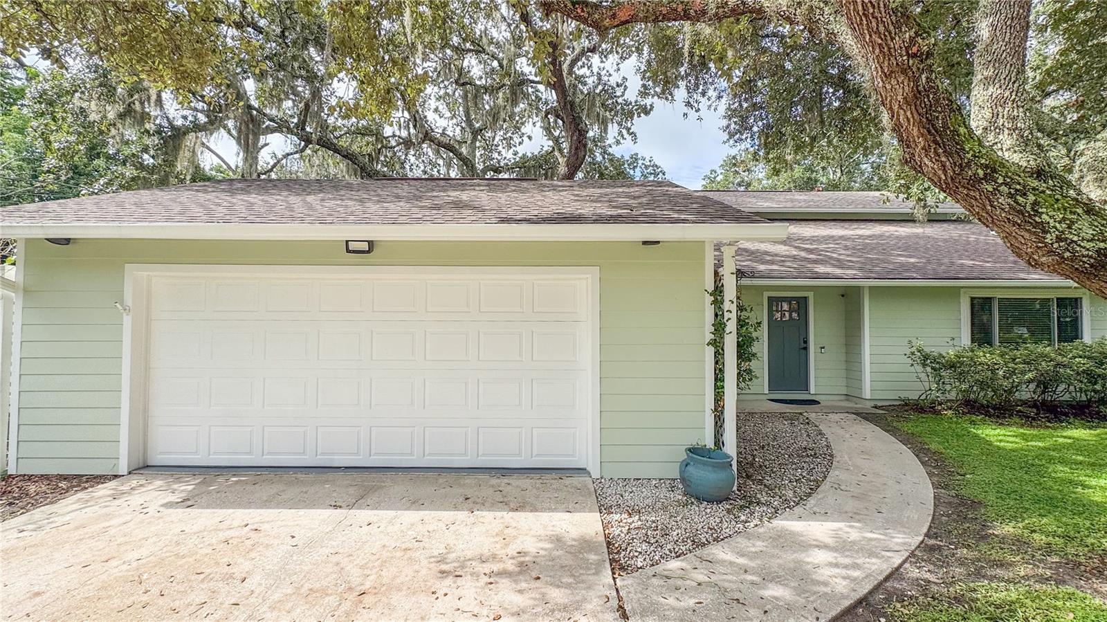 2261 CHARLOTTE DRIVE