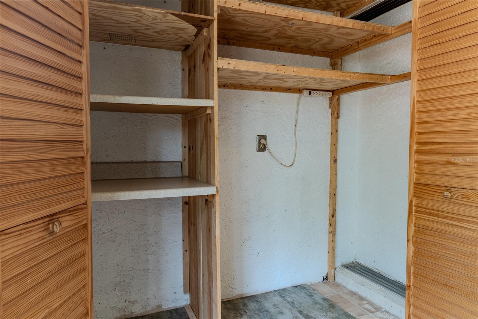 EUROPA OF COUNTRYSIDE CONDO - Residential Lease