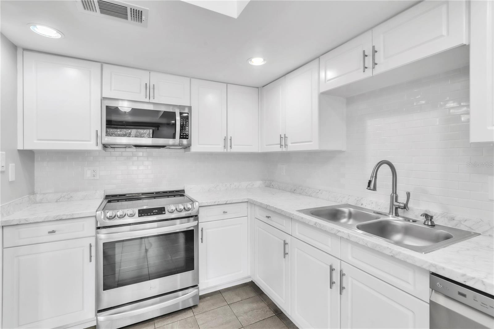 EUROPA OF COUNTRYSIDE CONDO - Residential Lease