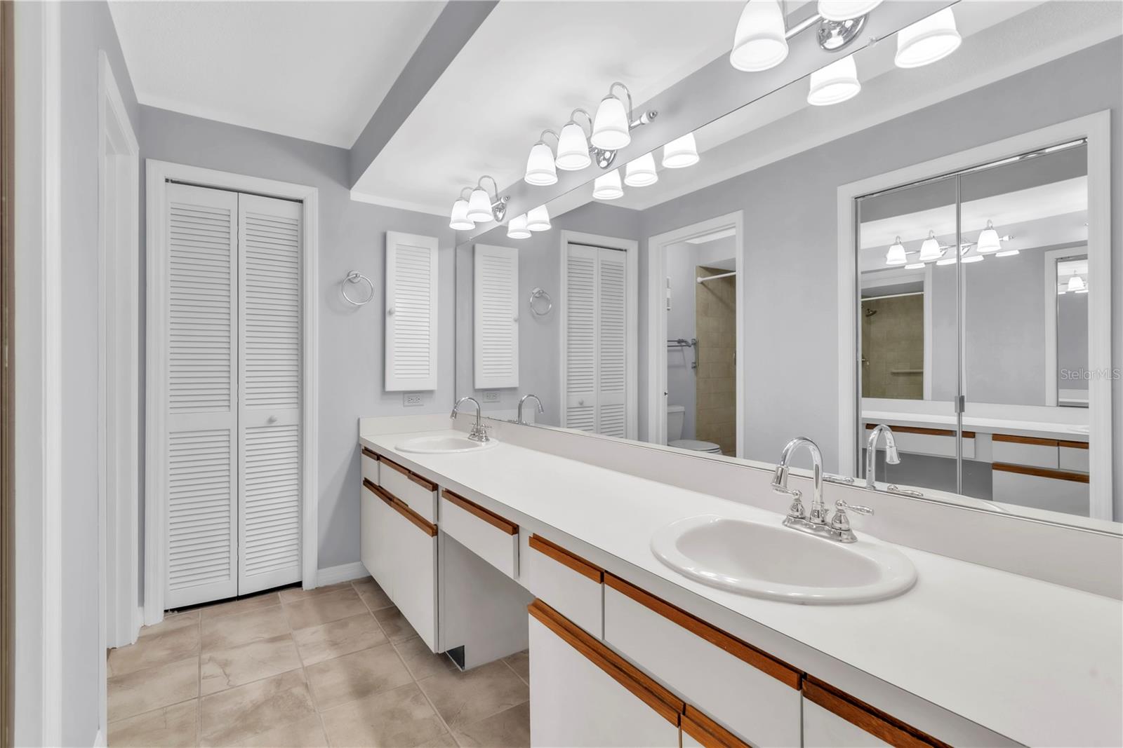 EUROPA OF COUNTRYSIDE CONDO - Residential Lease