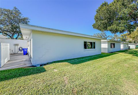 A home in LAKELAND