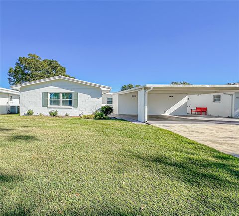 A home in LAKELAND