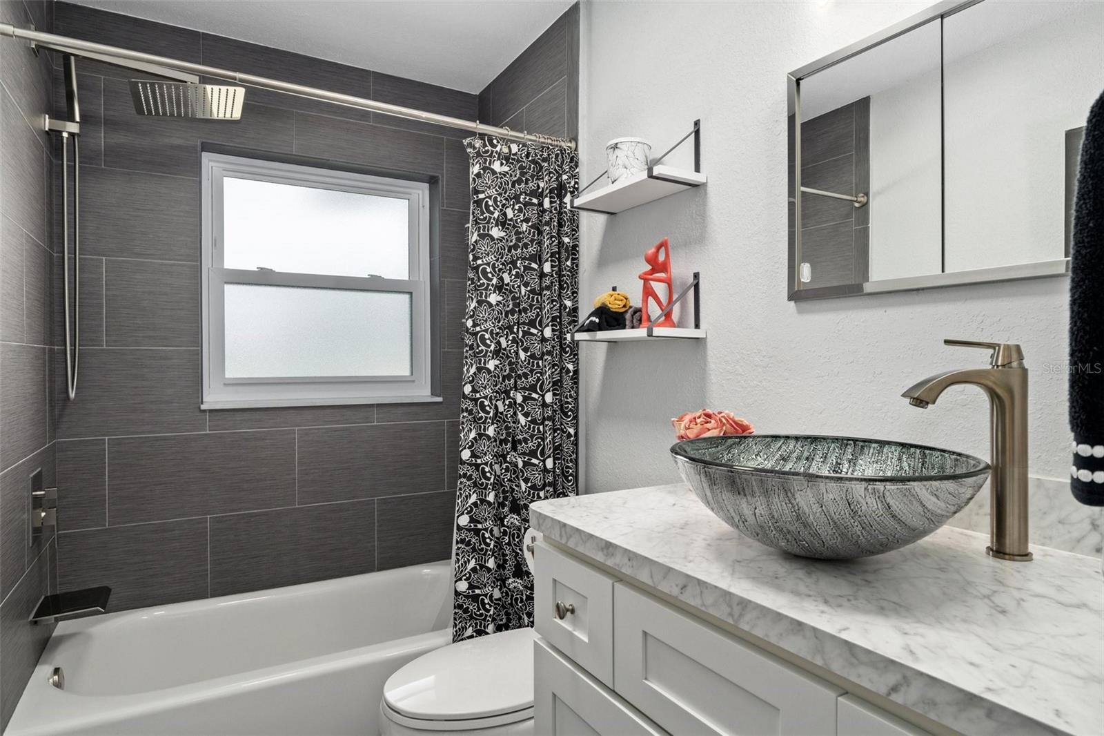 BEVERLY HILLS UNIT 05 - Residential