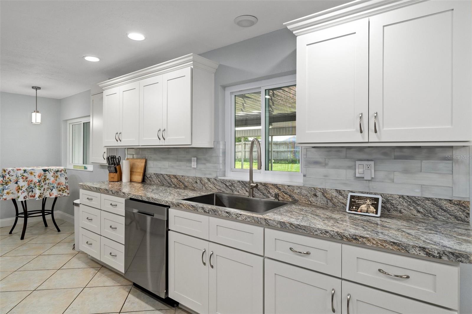 BEVERLY HILLS UNIT 05 - Residential