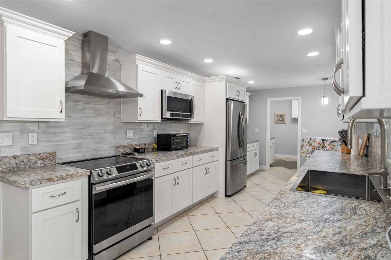 BEVERLY HILLS UNIT 05 - Residential